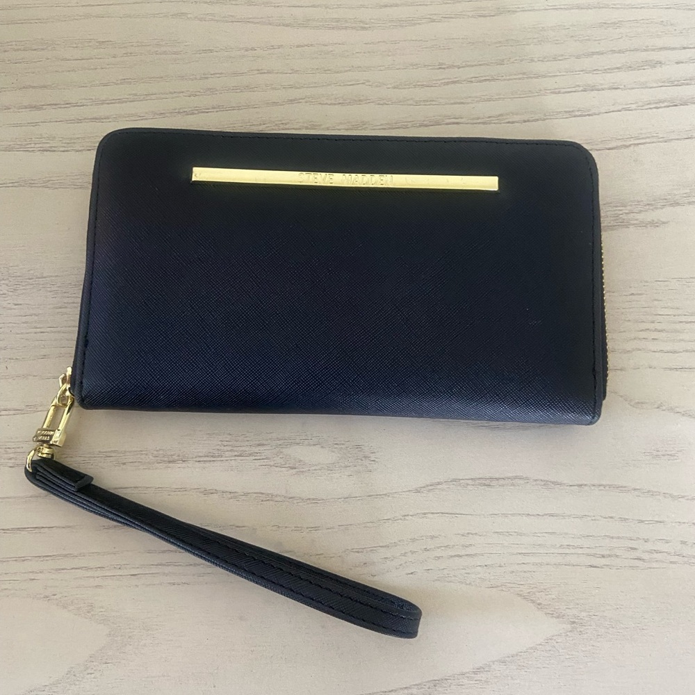 Steve Madden wallet/wristlet large•EUC•Black